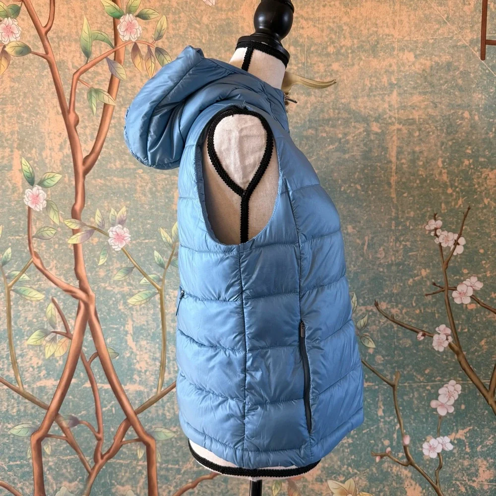 Athleta Aire Puffer Vest Size Small in Coastal Blue - Picture 3 of 16